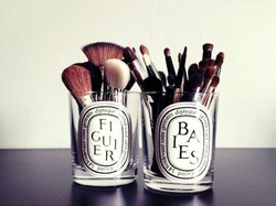 6 Cara Kreatif dan Unik Menata Peralatan Makeup Agar Lebih Rapi