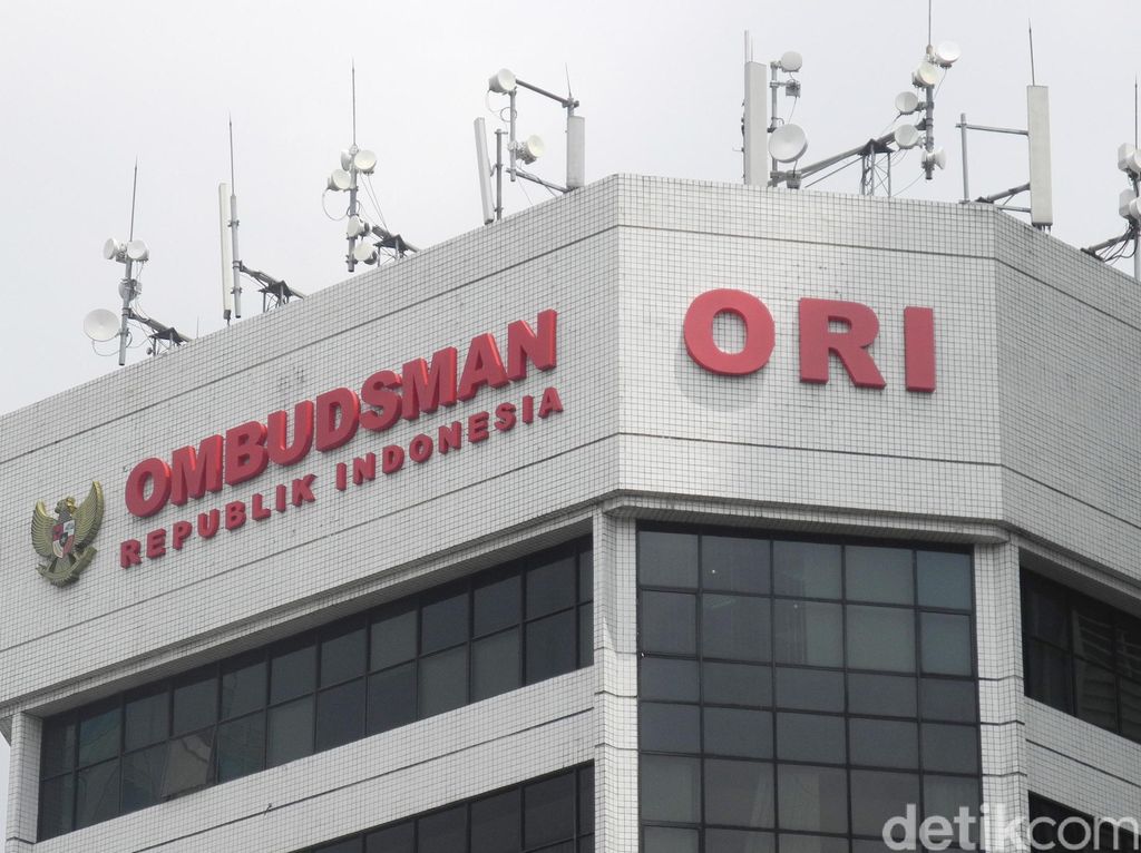 Usaha Ortu Siswa Ngadu ke Ombudsman agar SDN Pocin 1 Tak Diratakan