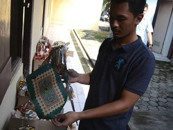 Dari Mana Produsen Terompet Peroleh 2,3 Ton Sampul Alquran? ini Kata Polisi