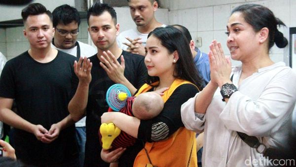 Hot Photo Highlight: Raffi, Nagita dan Rafathar