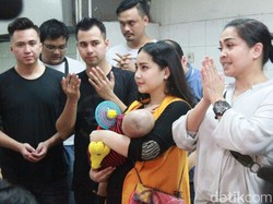 Februari 2016, Raffi Ahmad Ajak 20 Fans Liburan ke Eropa