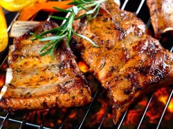 Perhatian 5 Tips Panggang Daging Agar Juicy dan tak Cepat Gosong