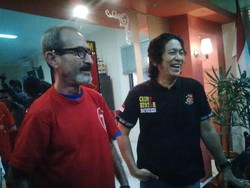 Dasar Pelawak, Cak Albaroyo Bikin Polisi dan Wartawan Tertawa