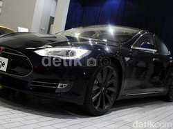 Tesla Kirim 50 Ribu Unit Mobil Sepanjang 2015