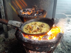 10 Kuliner Legendaris yang Enak Ini Menanti Kamu di Solo