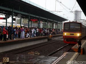 Waktu Tempuh KRL Bogor-Jakarta Bertambah 10 Menit