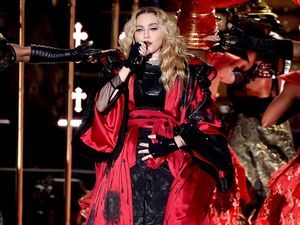 Terbang ke London, Madonna Temui Mantan Suami untuk Bahas Hak Asuh Anak
