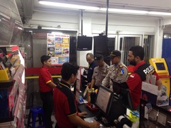 Antisipasi Terompet Bersampul Al-Quran, Polsek Ciledug Cek Minimarket