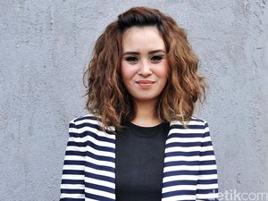 Tekuni Yoga, Ayushita Ingin Sekeren Anjasmara