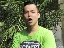 Ernest Prakasa: Setahun Satu Film Cukup Ideal