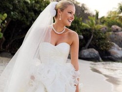 Mantan Model Ini Jadi Wanita Pertama yang Menangkan Kompetisi Balap Yacht