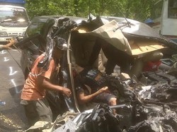 Bus Vs Grand Livina di Pantura Situbondo, Dua Tewas dan Dua Luka Berat