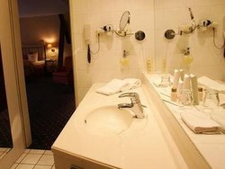 Saat Traveling, Perlengkapan Toilet Lebih Penting dari Kamera