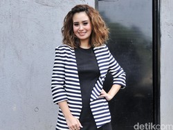 Ayushita Berperan Sebagai Lesbian di Film Terbaru