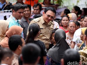 Ahok: Tunjukkan KTP, Warga Rusun Bisa Naik TransJ Gratis