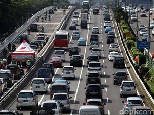 JLNT Kuningan Beroperasi, Macet di Jl Gatot Subroto Arah Semanggi Terurai JLNT Kuningan Beroperasi, Macet di Jl Gatot Subroto Arah Semanggi Terurai