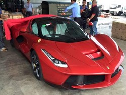 Foto Ferrari LaFerrari Atap Terbuka Tersebar di Dunia Maya
