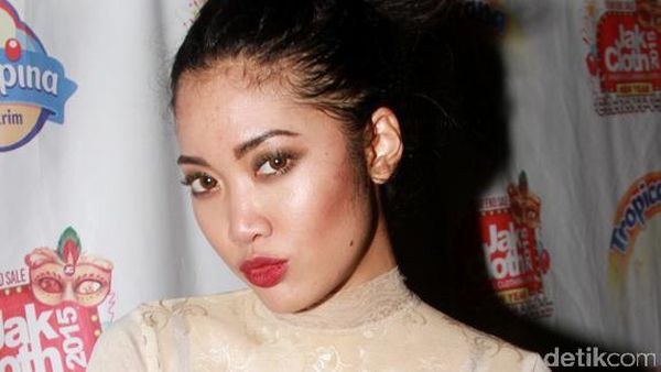 Gaya Army Widi Vierratale