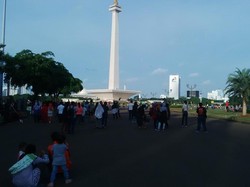 Ribuan Orang Sudah Bersiap Menyambut Tahun Baru di Monas, Mau Gabung?