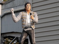 Michael Jackson Hingga Columbus, Ini 5 Patung Terjelek di Dunia
