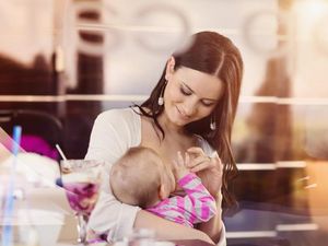 Ukuran Bikin Tak Nyaman? Ibu Menyusui Bisa Pertimbangkan Ikut No Bra Day Ukuran Bikin Tak Nyaman? Ibu Menyusui Bisa Pertimbangkan Ikut No Bra Day