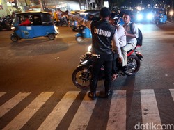 Mohon Hargai Pejalan Kaki Pengguna Zebra Cross!