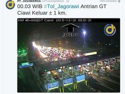 Mobil ke Puncak Mulai Padat, Antrean Terjadi di Gerbang Tol Ciawi