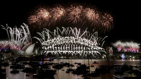 Pesta Kembang Api Sambut Tahun 2016 di Australia