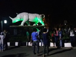 Jelang Pergantian Tahun, Warga Purwakarta Padati Situ Buleud