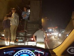 Puncak Masih Macet Total, Kendaraan di Dua Arah Tak Bergerak