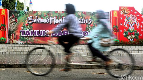 Jelang Pergantian Tahun, TMII Ramai Pengujung