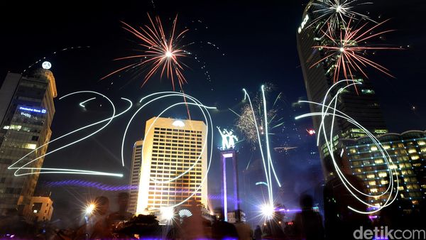 Ribuan Orang Padati Bundaran HI