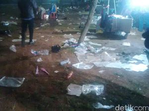 Perayaan Tahun Baru Selesai, Sampah di Monas Berserakan