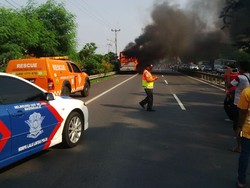 Bus Terbakar di Merak Sudah Dievakuasi, Lalin Kembali Lancar