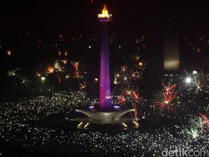 Pesta Kembang Api di Monas