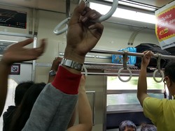 Saat Penumpang Merasa Panas dan Kegerahan di Commuter Line