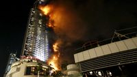 Kebakaran Landa Gedung Tinggi di Dekat Burj Khalifa