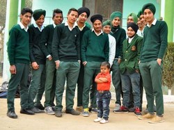 Mengidap Dwarfisme, Pria Ini Ingin Jadi Stand Up Komedian Termini di Dunia