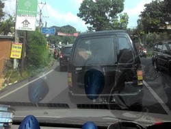 Jalur Puncak Macet Parah Dua Arah