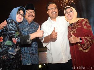 Kemeriahan Tahun Baru di Gedung Grahadi Surabaya