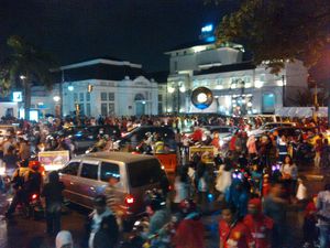 Meriahnya Pesta Tahun Baru di Alun-alun Bandung