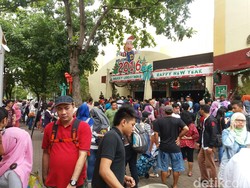 Wisatawan Mulai Padati Ancol Sejak Pagi