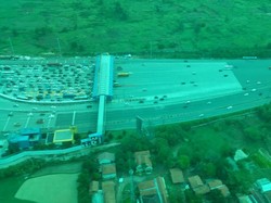 Kapolda Metro Pantau Arus Balik Liburan, Ada Kepadatan di Tol Cikopo Arah Jakarta