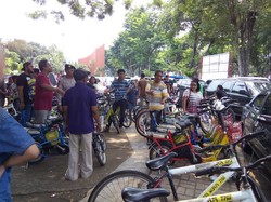 Pengunjung TMII Membludak, Polisi Sampai Turun Tangan Cegah Keributan karena Parkir