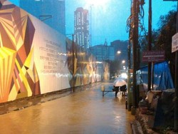 Hujan Turun, Genangan Muncul di Kawasan Mega Kuningan