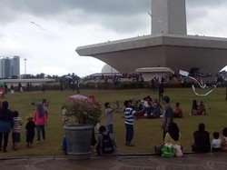 Pengunjung Membludak, Wisata Naik ke Tugu Monas Ditutup