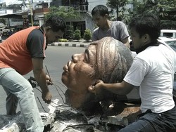 Patung Panglima Jenderal Soedirman di Purbalingga Roboh