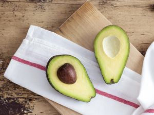 Kata Pakar, Alpukat Bisa Jadi Menu MPASI Pertama yang Baik Bagi Bayi