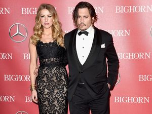 Johnny Depp Tuduh Amber Heard Selingkuh dengan Elon Musk Sebulan usai Nikah Johnny Depp Tuduh Amber Heard Selingkuh dengan Elon Musk Sebulan usai Nikah