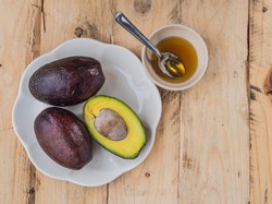 Mau Turunkan Kolesterol dan Cegah Penyakit Jantung? Yuk Makan Alpukat!